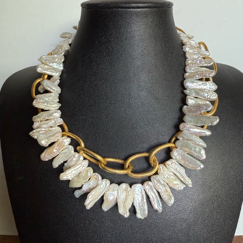 Susan Shaw Biwa Stick Freshwater Pearl Gold Tone Necklace